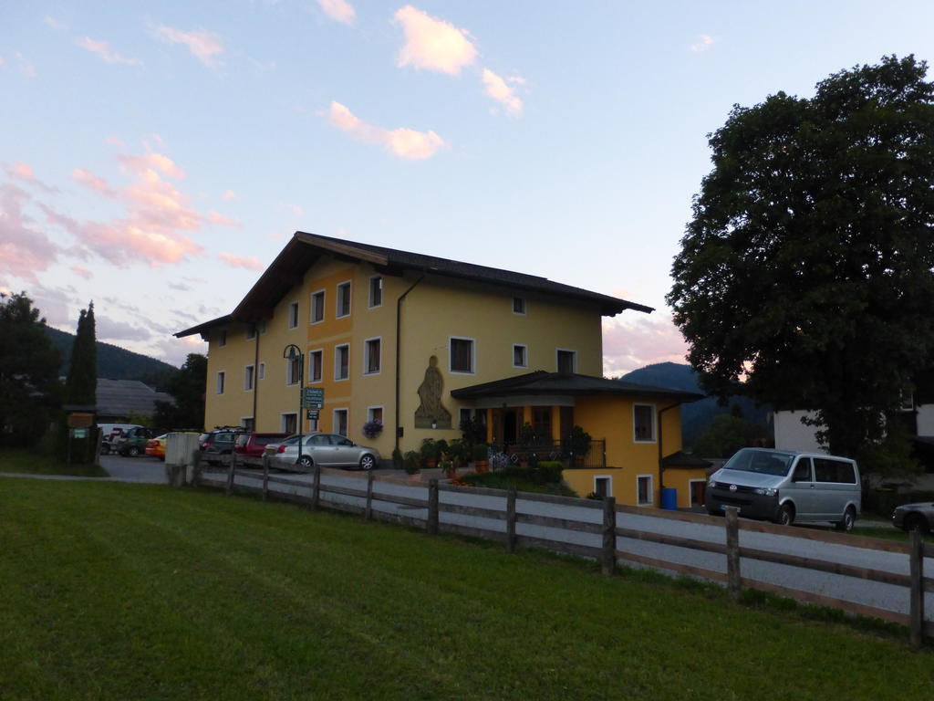 Hotel Pension Barbara Sankt Martin am Tennengebirge Exterior foto